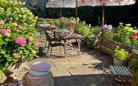 Pytts House Boutique Bed & Breakfast